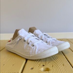 White Casual Slip-On Memory Foam Sneakers